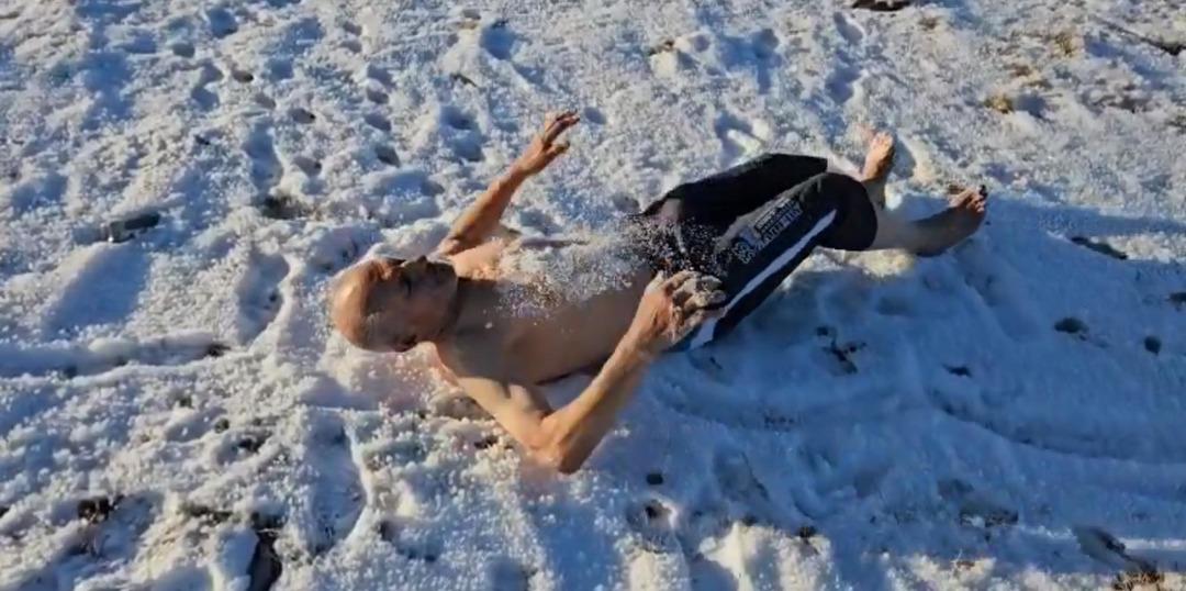 T&uuml;rkiye&rsquo;nin en soğuk yerlerinden biri: G&ouml;le nin  Buz adamı nı g&ouml;renler şaşırıyor! 2