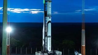 3 kez ertelenmişti! Güney Kore'nin uzay roketi infilak edip parçalandı! 