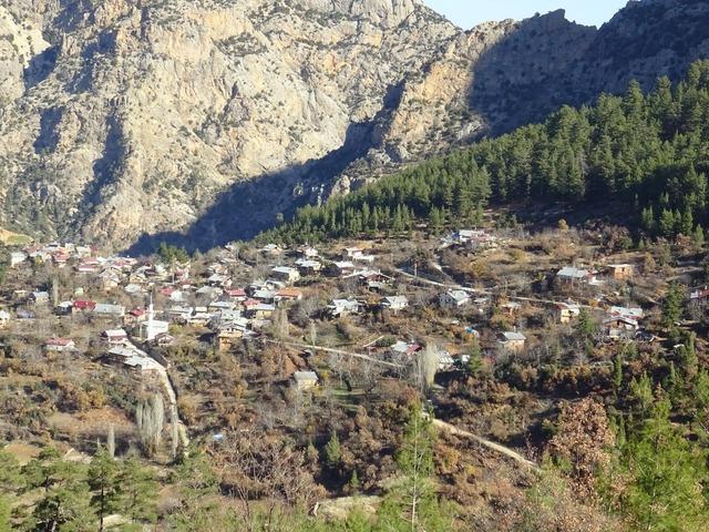 Yer: Karaman! Bu k&ouml;y 2 ay g&uuml;neş g&ouml;rm&uuml;yor! 