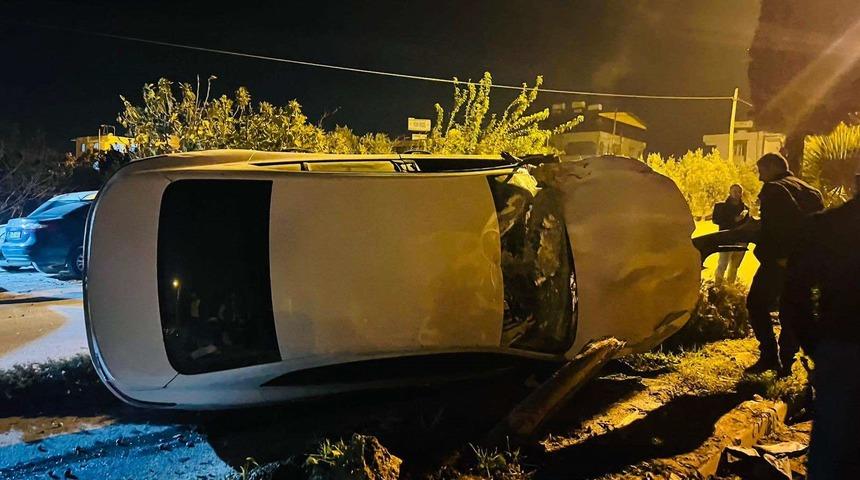 Tofaş ile &ccedil;arpışan otomobil takla attı