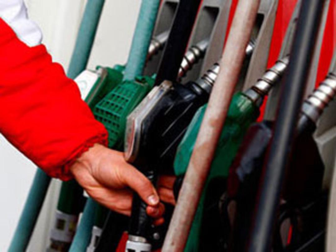 D&uuml;nyada benzini en pahalı kullanan &uuml;lkeler