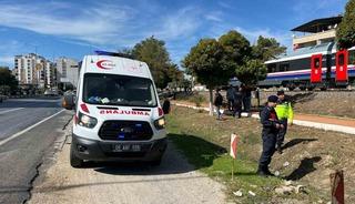 Tren kazasında yaralanan kadın 70 g&uuml;nl&uuml;k yaşam m&uuml;cadelesini kaybetti