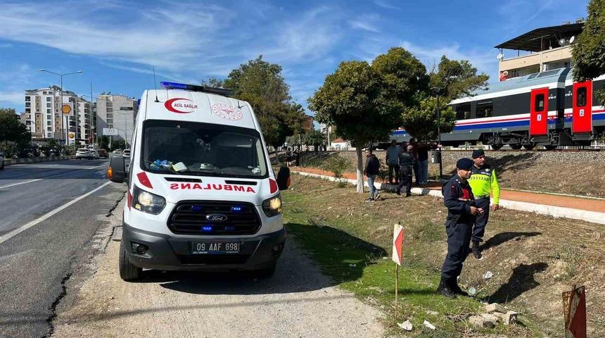 Tren kazasında yaralanan kadın 70 g&uuml;nl&uuml;k yaşam m&uuml;cadelesini kaybetti