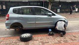 Antalya&rsquo;da park halindeki yaklaşık 20 aracın lastikleri kesildi