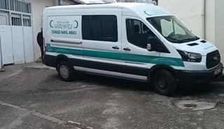 Gaziantep&rsquo;te bariyerlere &ccedil;arparak alev alan ara&ccedil;taki s&uuml;r&uuml;c&uuml; hayatını kaybetti