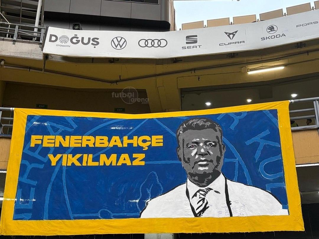 Beşiktaş derbisi &ouml;ncesi Fenerbah&ccedil;e taraftarından Sadettin Saran a destek! 1