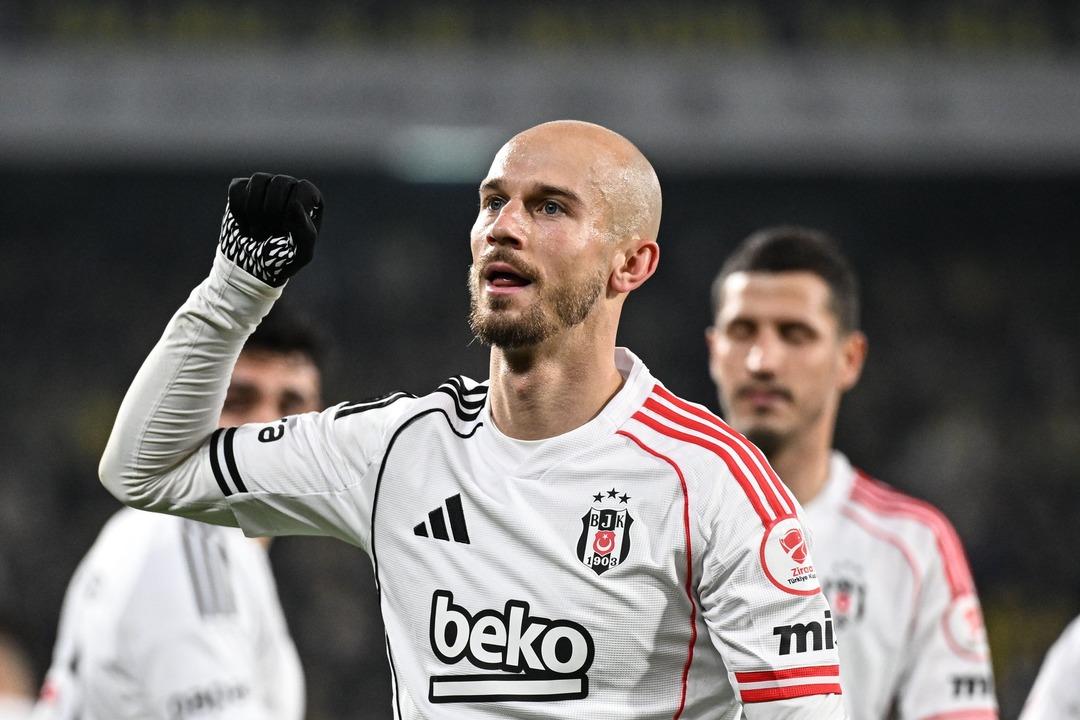 Beşiktaş tan Fenerbah&ccedil;e derbisi sonrası olay paylaşım! Kerem Akt&uuml;rkoğlu na g&ouml;nderme 1