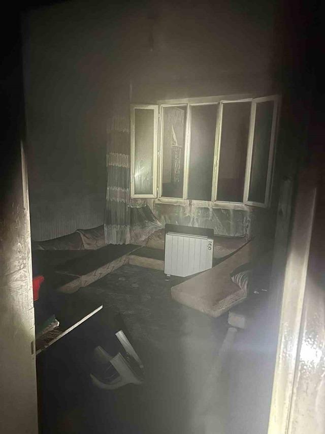 Hatay&rsquo;da m&uuml;stakil ev alevlere teslim oldu 4