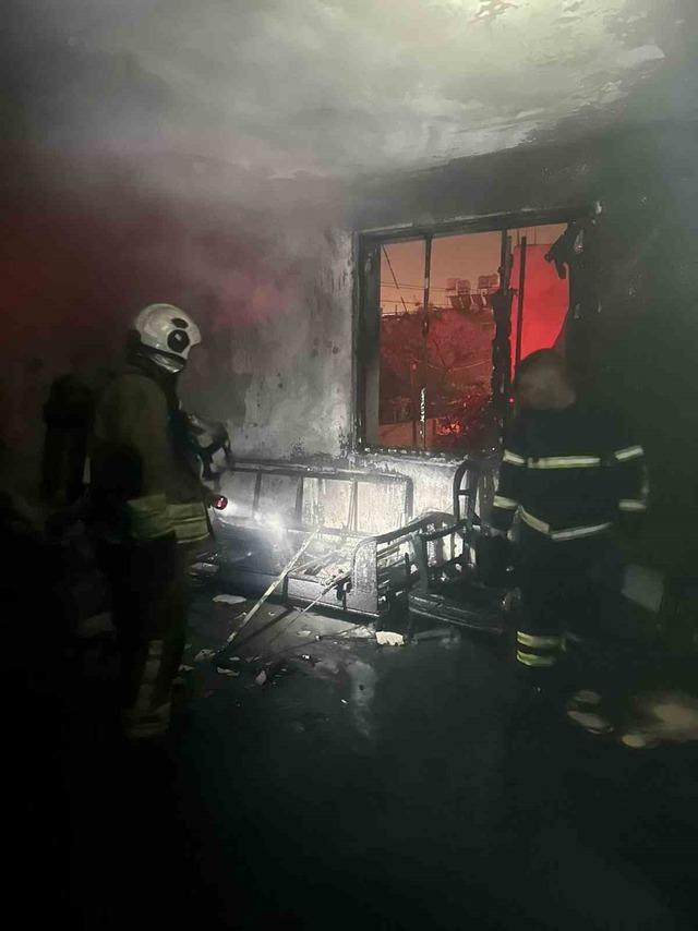 Hatay&rsquo;da m&uuml;stakil ev alevlere teslim oldu 3