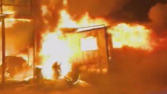 İşçilerin kaldığı konteyner yatakhane alevlere teslim oldu