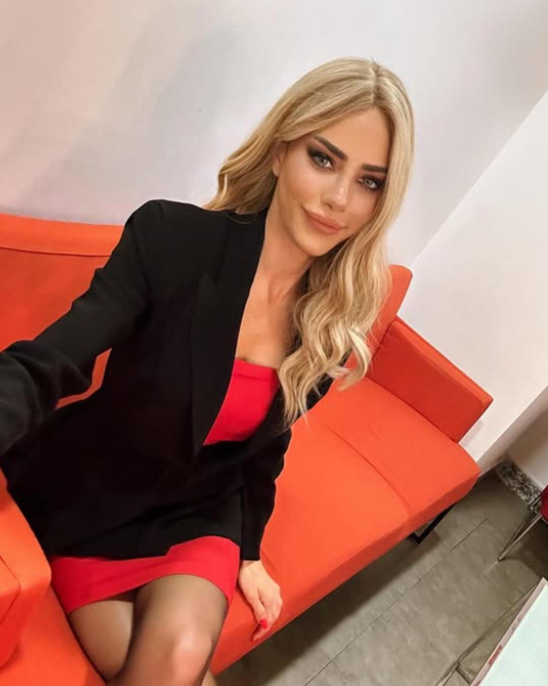 Spiker Ela R&uuml;meysa Cebeci&rsquo;nin aylık geliri ortaya &ccedil;ıktı!  1