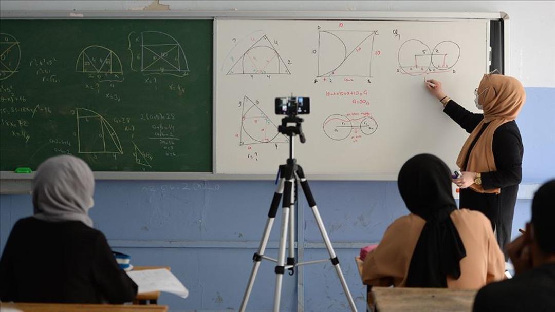 MEB inceleme başlattı! &Ouml;ğretmenlerin hesapları kontrol edilecek, ceza alırlarsa 5 yıl sicilde kalacak 3