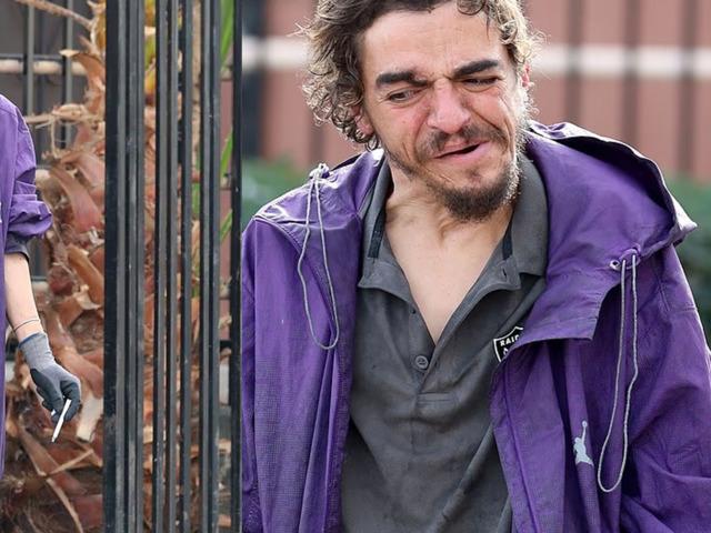 Bir d&ouml;nemin &ccedil;ocuk oyuncusuydu! Sokaklarda yaşıyor