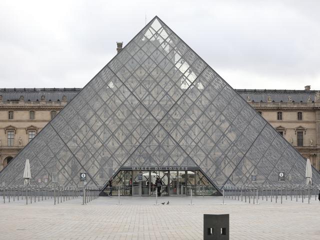 D&uuml;nyanın konuştuğu Louvre M&uuml;zesi&rsquo;nde yeni &ouml;nlem!