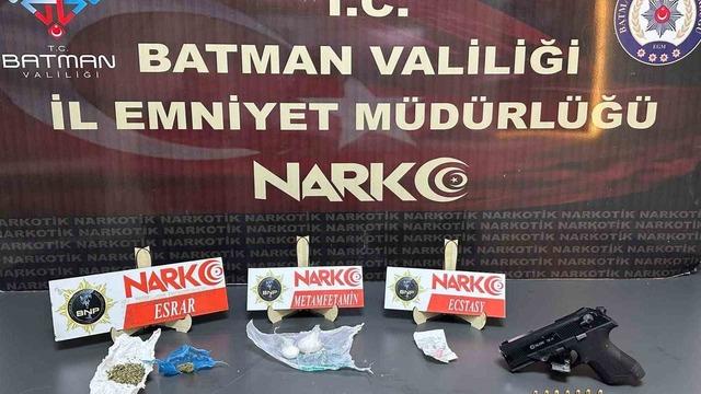 Batman’da narkotik operasyonu: Uyuşturucu madde ve ruhsatsız silah ele geçirildi