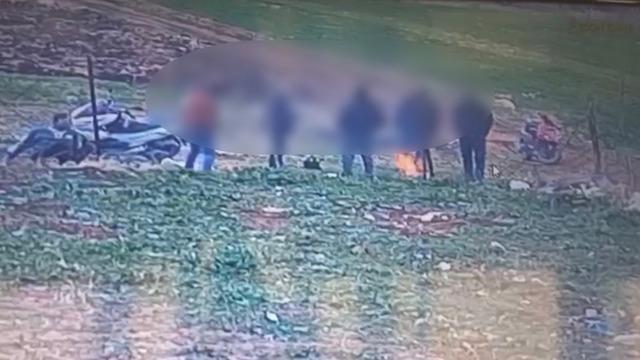 Adıyaman'da 6 arkadaş tek tek yere yığılıp s&uuml;r&uuml;nd&uuml;!