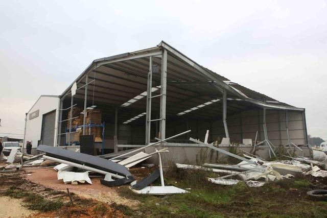 Nil&uuml;fer&rsquo;de iki ka&ccedil;ak yapı daha yıkıldı 1