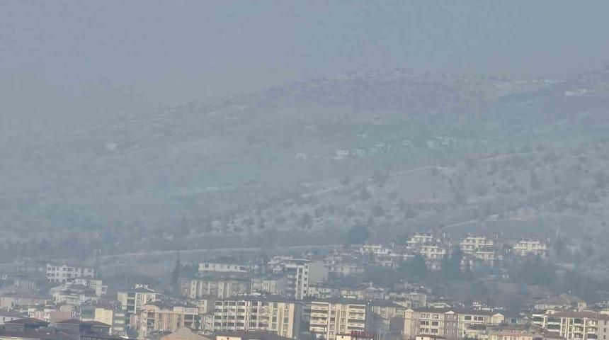 Elazığ&rsquo;ın y&uuml;ksek kesimlerinde sis etkili oluyor