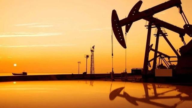 Brent petrol&uuml;n varili 64,85 dolardan işlem g&ouml;r&uuml;yor
