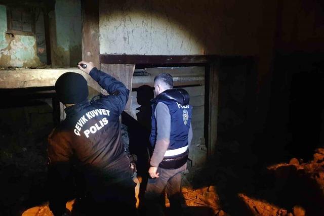 Kastamonu&rsquo;da sentetik ecza hapıyla yakalanan 3 şahıs hakkında adli işlem başlatıldı 1