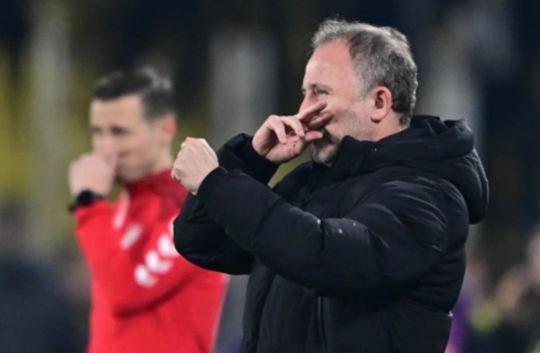 &Uuml;mit &Ouml;zat tan Sergen Yal&ccedil;ın a olay yaratan tepki: Ben olsam bug&uuml;n kovarım 2