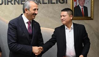 &Ccedil;inli firmadan bir ilde 1660 kişiye istihdam: İmzalar atıldı