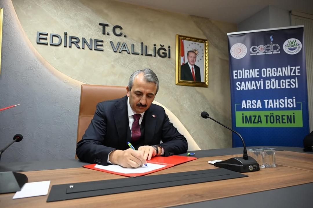 &Ccedil;inli firmadan bir ilde 1660 kişiye istihdam: İmzalar atıldı 2