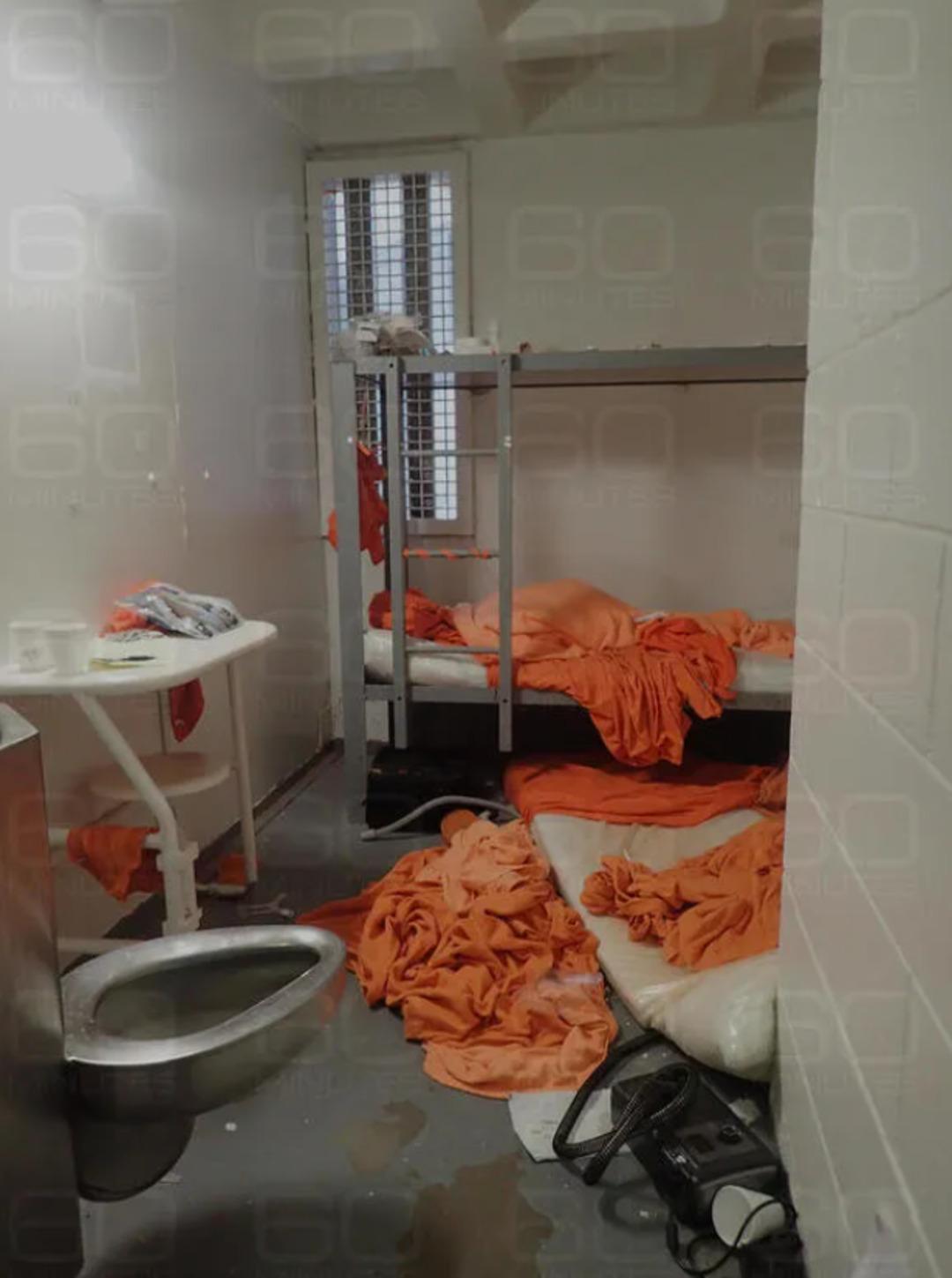 Epstein in &ouml;l&uuml;m&uuml;ne dair t&uuml;yler &uuml;rpertici ayrıntılar! H&uuml;cresine d&ouml;nmekten korkuyormuş 3