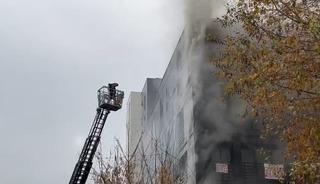 Kadık&ouml;y'de yangın! Bağdat Caddesi trafiğe kapatıldı