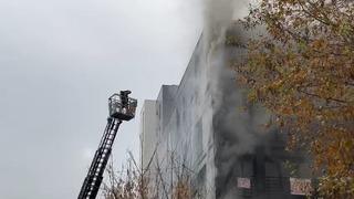 Kadıköy'de 5 katlı binada yangın! Bağdat Caddesi trafiğe kapatıldı