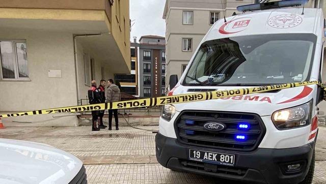 Apartmanın 8. katından d&uuml;şen adam hayatını kaybetti 1