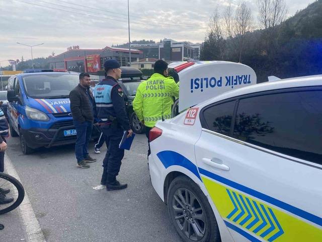 Bursa-Mudanya yolunda bisikletli kazası: 1 kişi yaralandı 4