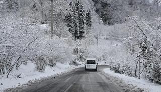 Batı Karadeniz&rsquo;de fırtına uyarısı: Kar geliyor