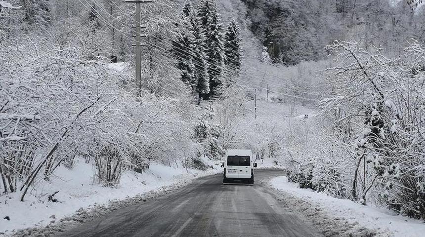 Batı Karadeniz&rsquo;de fırtına uyarısı: Soğuk ve kar kapıda
