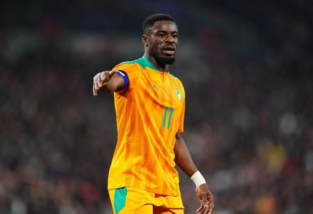 Galatasaray ın eski yıldızı Hepatit B oldu! Serge Aurier e İran da şok 2