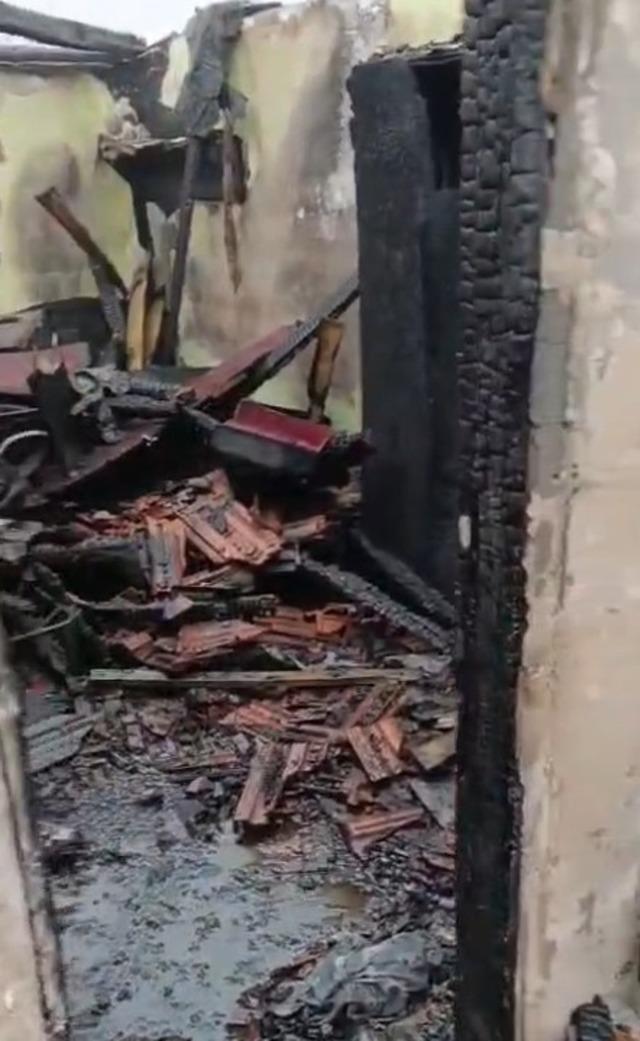 Turhal&rsquo;da &ccedil;ıkan yangında bir kadın hayatını kaybetti 3