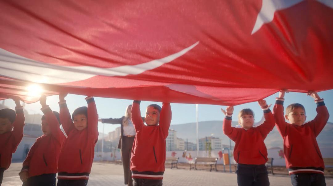 Bakan Kurum 455 bininci konut teslim t&ouml;reninin tanıtım filmini paylaştı! 2