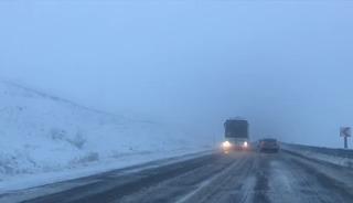 Ardahan&rsquo;da kar yağışı ulaşımı aksattı