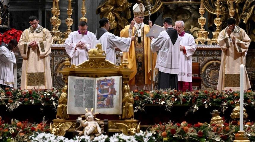 Papa 14&rsquo;&uuml;nc&uuml; Leo, Vatikan'da ilk kez Noel ayini y&ouml;netti