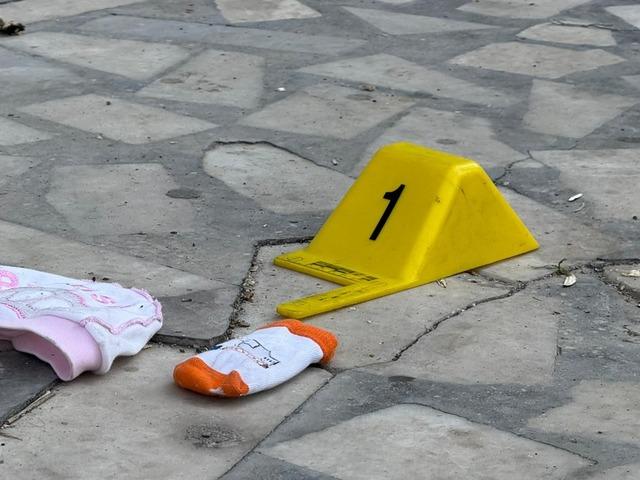 Diyarbakır'da kahreden olay! Sinir krizi ge&ccedil;iren anne 2 aylık bebeğini alıp cama &ccedil;ıktı