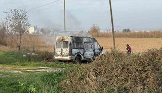 Mersin&rsquo;de minib&uuml;s yangını