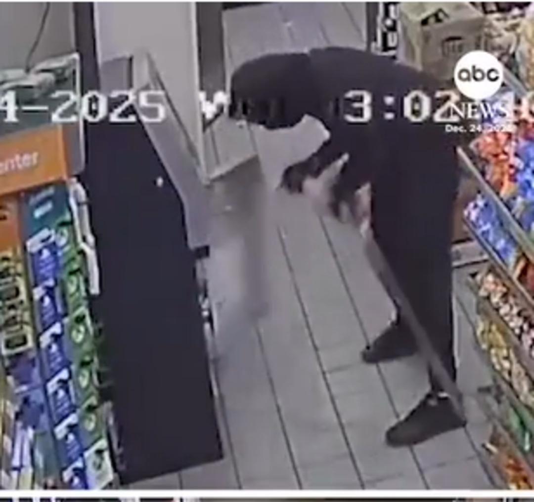 Ortalık savaş alanına d&ouml;nd&uuml;! ATM yi yerinden s&ouml;k&uuml;p &ccedil;aldılar! O anlar kamerada 1