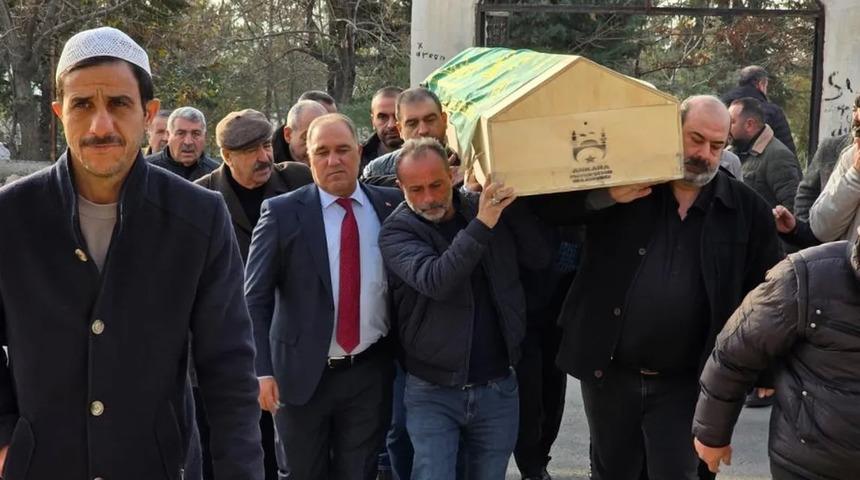 Cumhurbaşkanı Erdoğan'ın &ouml;ğretmeni son yolculuğuna uğurlandı