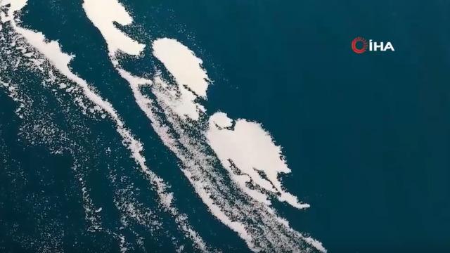 Van Gölü köpüklendi! Nedeni ise merak edildi