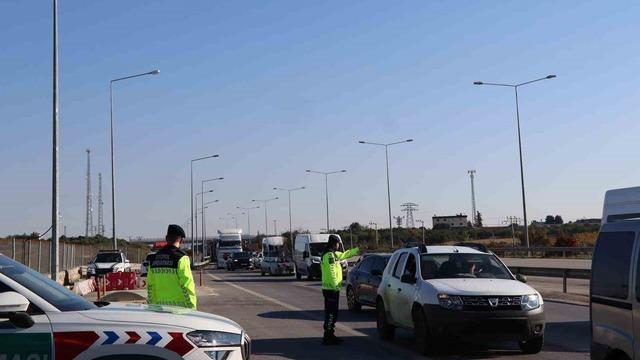 Mersin’de otoyollarda trafik denetimleri aralıksız sürüyor