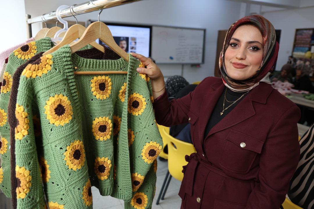 20 kadın &uuml;retiyor! İngiltere ye g&ouml;nderiliyor: Amigurumi bebeklere yoğun talep var  2