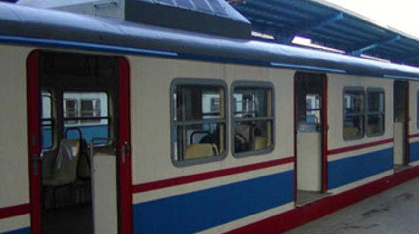 Zamda en hızlısı banliyö treni