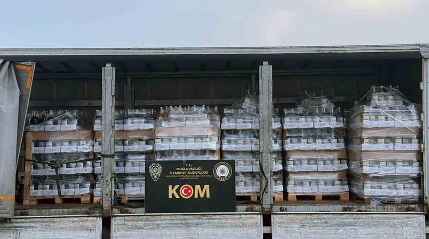 Muğla&rsquo;da 4 ton 737 litre sahte alkol ele ge&ccedil;irildi