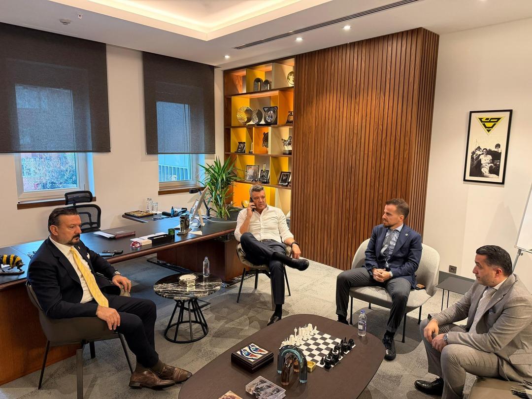 Sadettin Saran serbest bırakıldı! Adliye &ccedil;ıkışında g&ouml;zyaşlarına engel olamadı 6