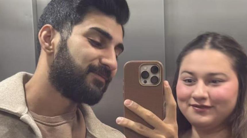 Otomobilin &ccedil;arptığı motosikletteki nişanlı &ccedil;ift &ouml;ld&uuml;